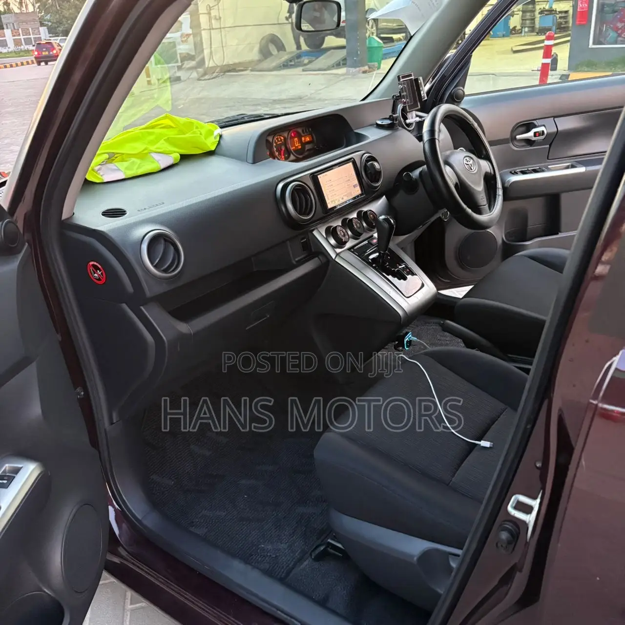 Toyota Corolla Rumion 2011 Burgundy