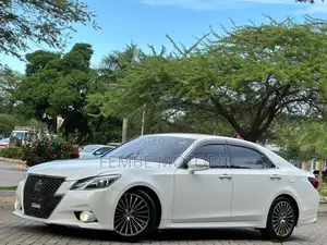 Toyota Crown 2014 White