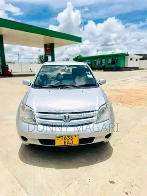 Toyota IST 2005 Silver