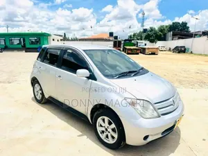 Toyota IST 2005 Silver