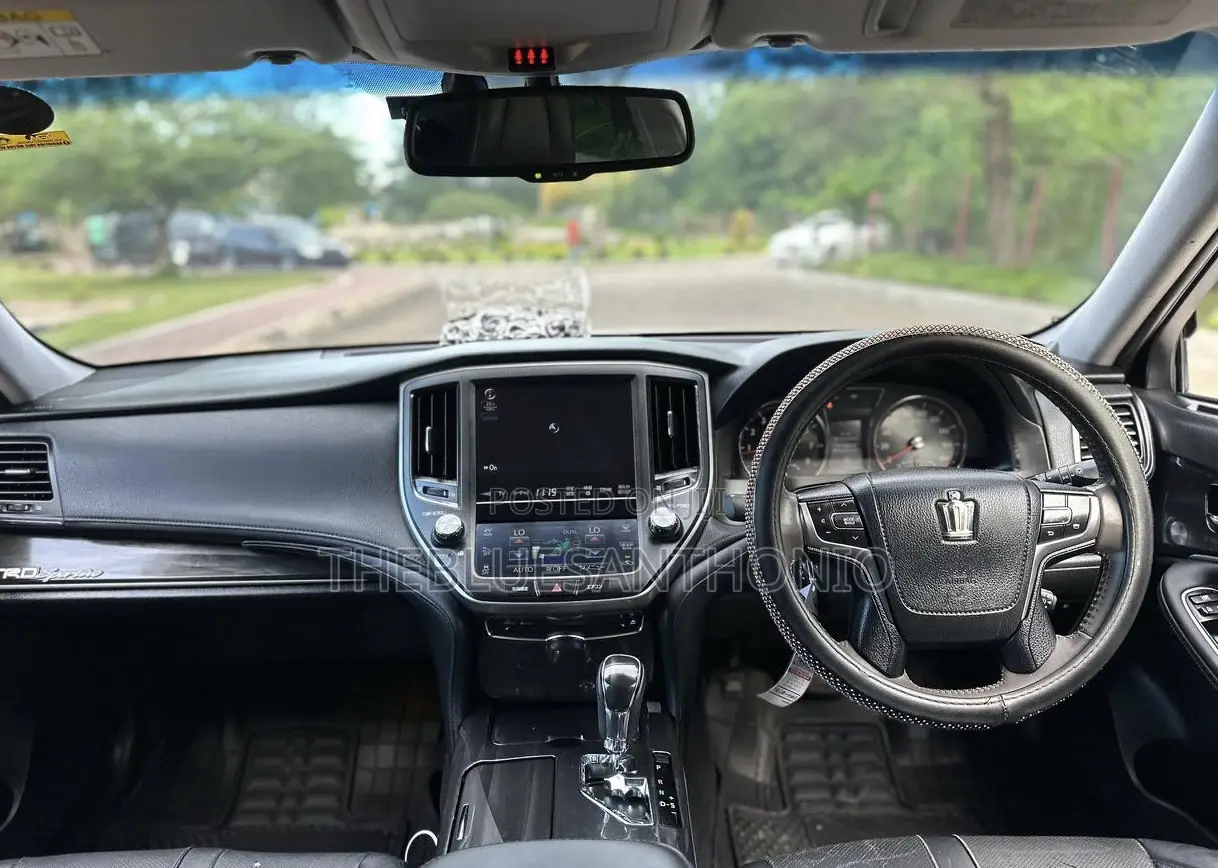 Toyota Crown 2015 White