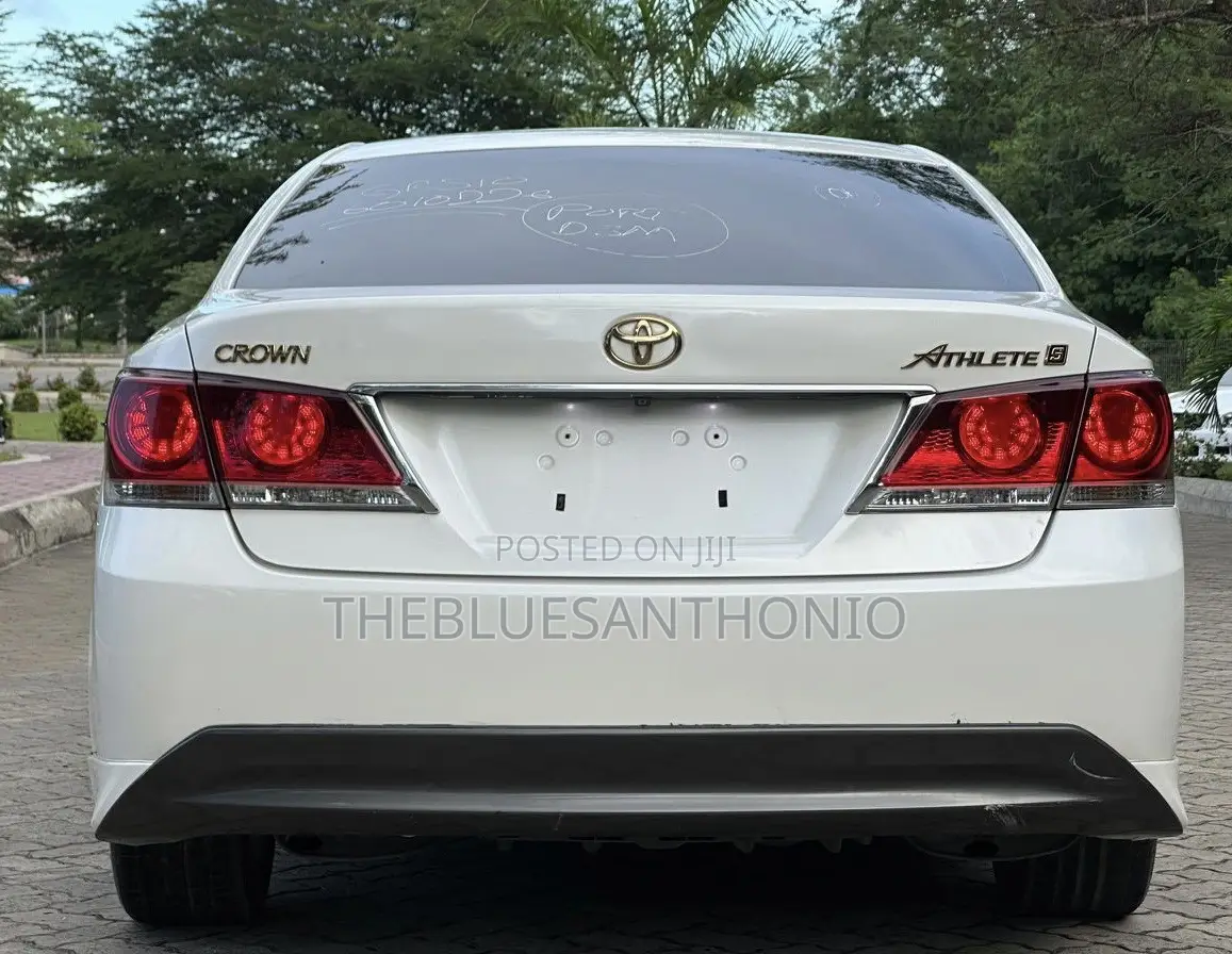 Toyota Crown 2015 White