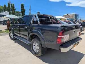 Toyota Hilux 2010 Blue