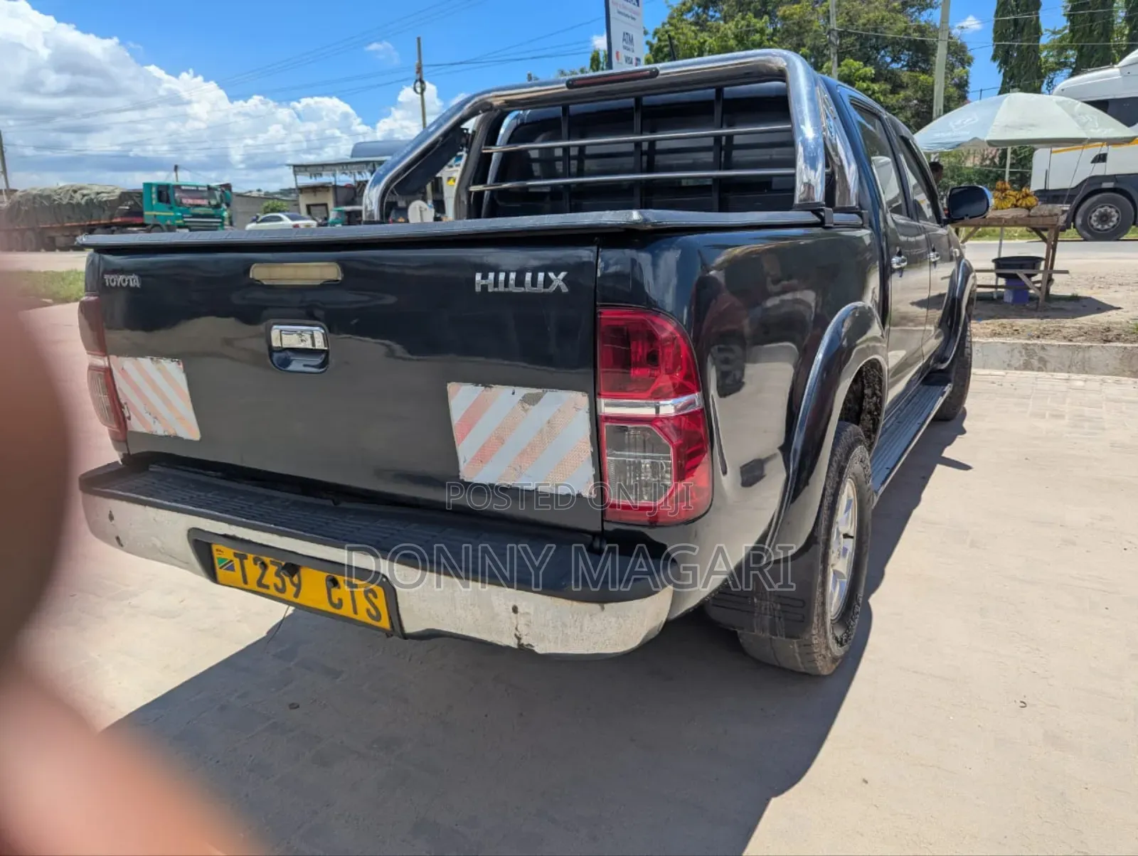Toyota Hilux 2010 Blue
