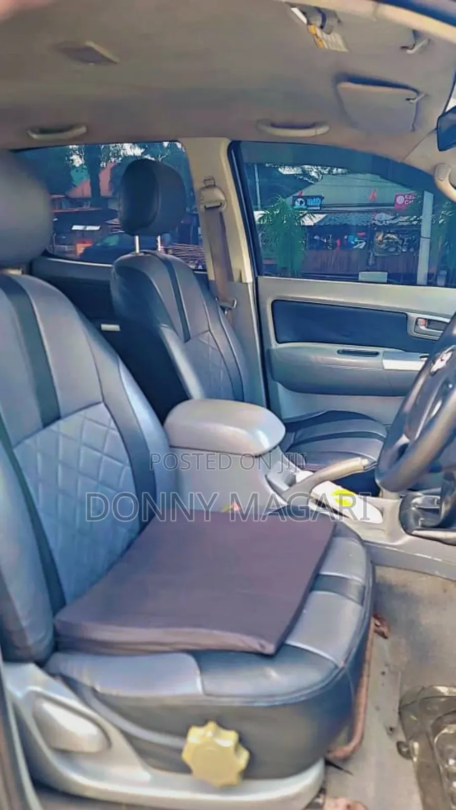 Toyota Hilux 2010 Blue