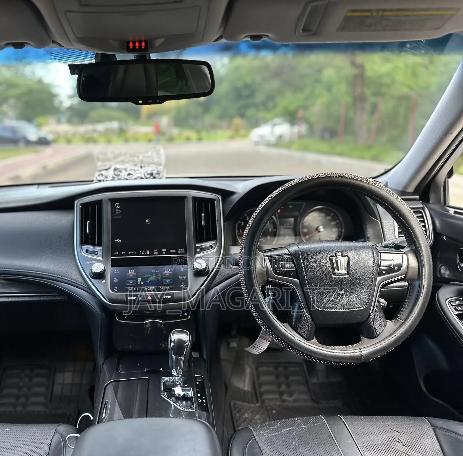Toyota Crown 2014 White
