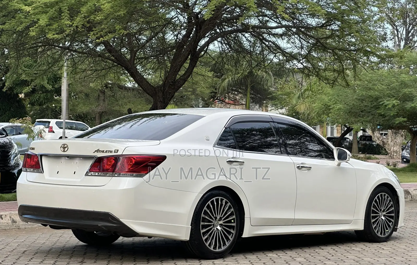 Toyota Crown 2014 White