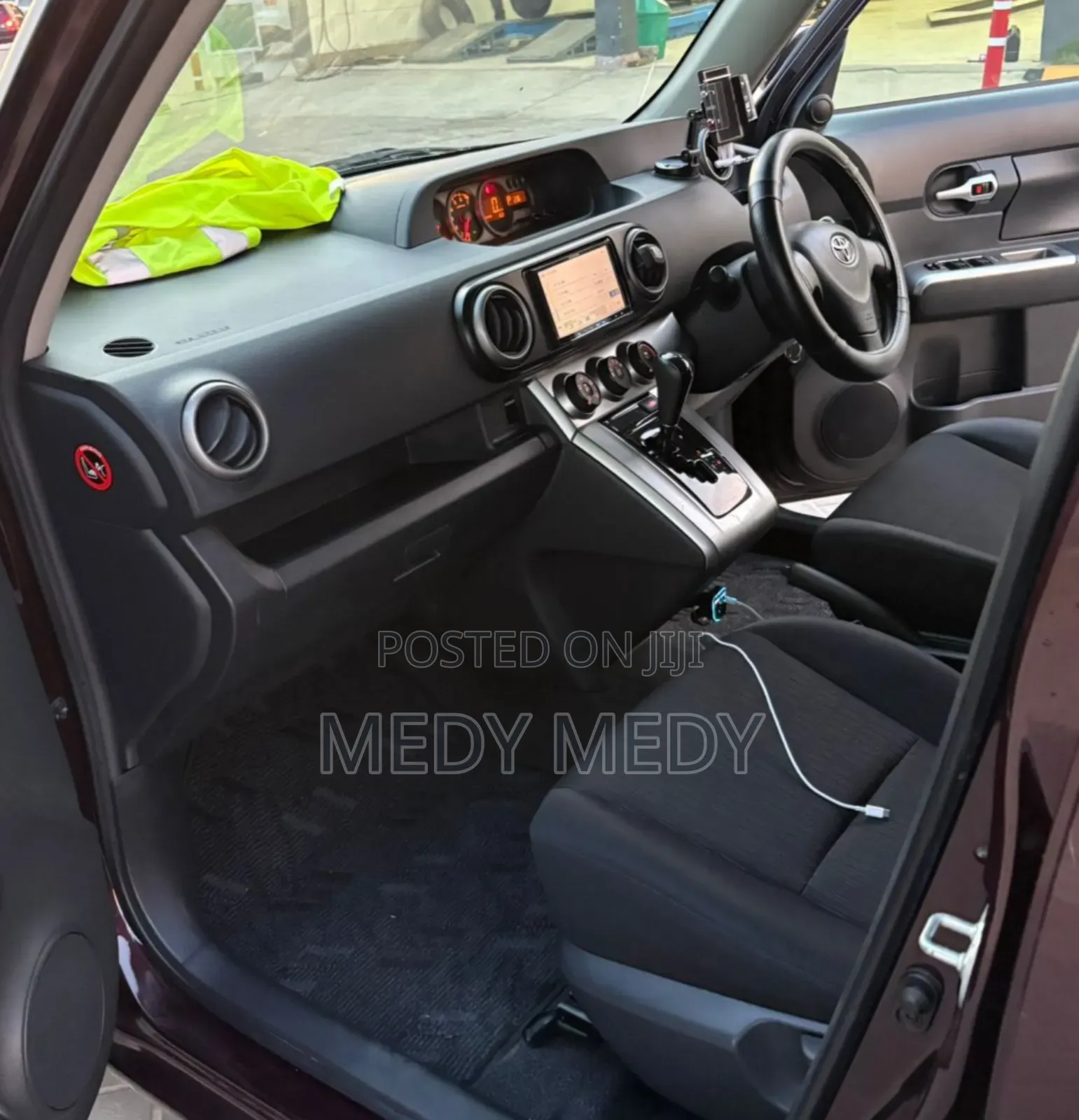 Toyota Corolla Rumion 2010 Brown