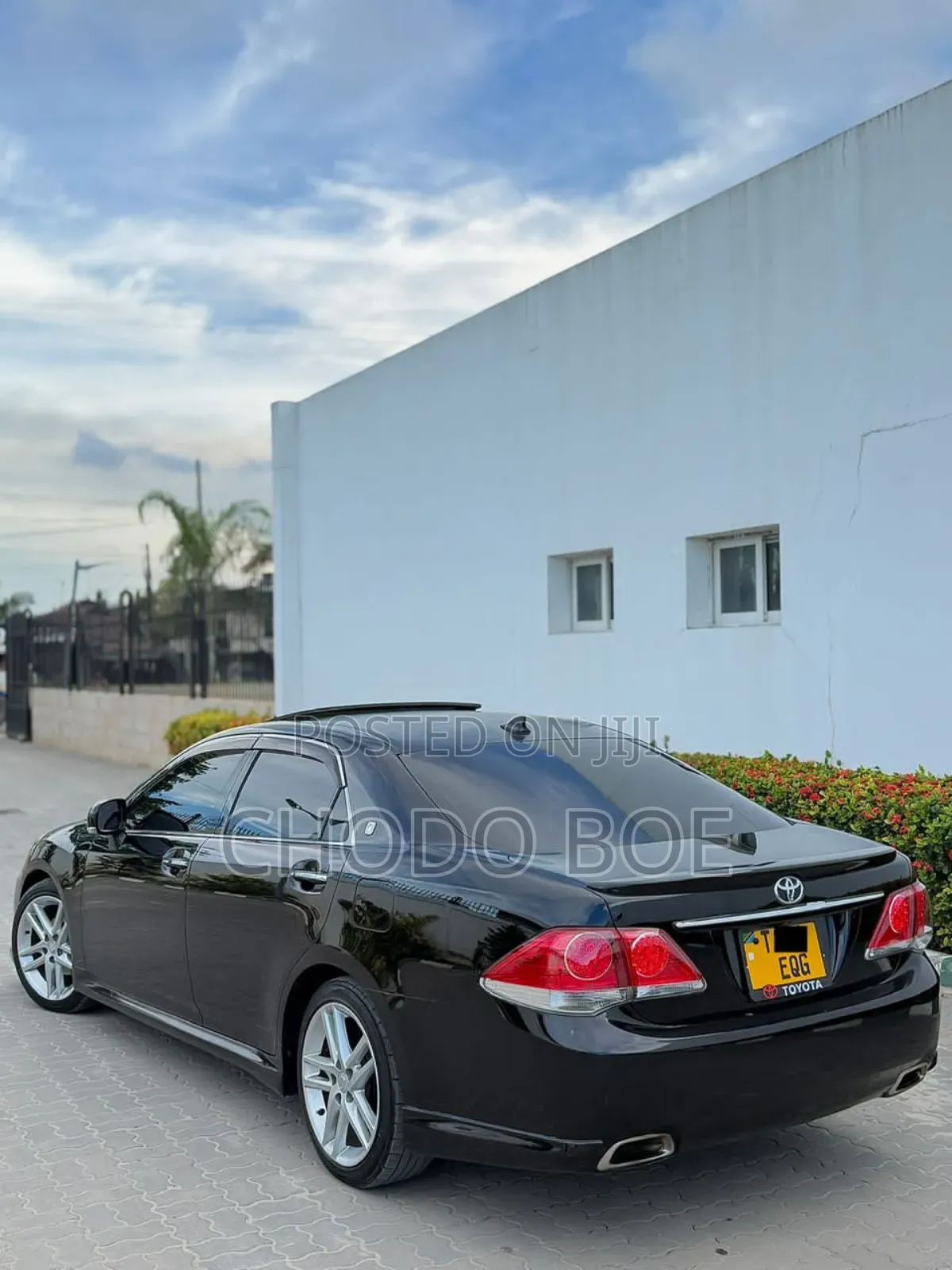 Toyota Crown 2010 Black