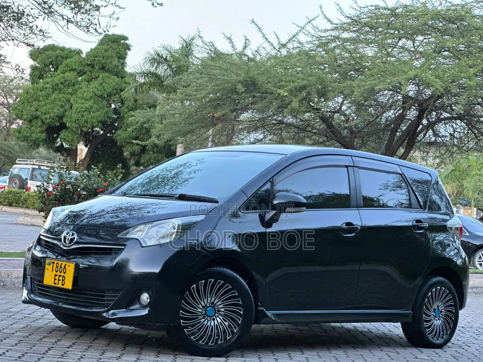 Toyota Ractis 2010 Black