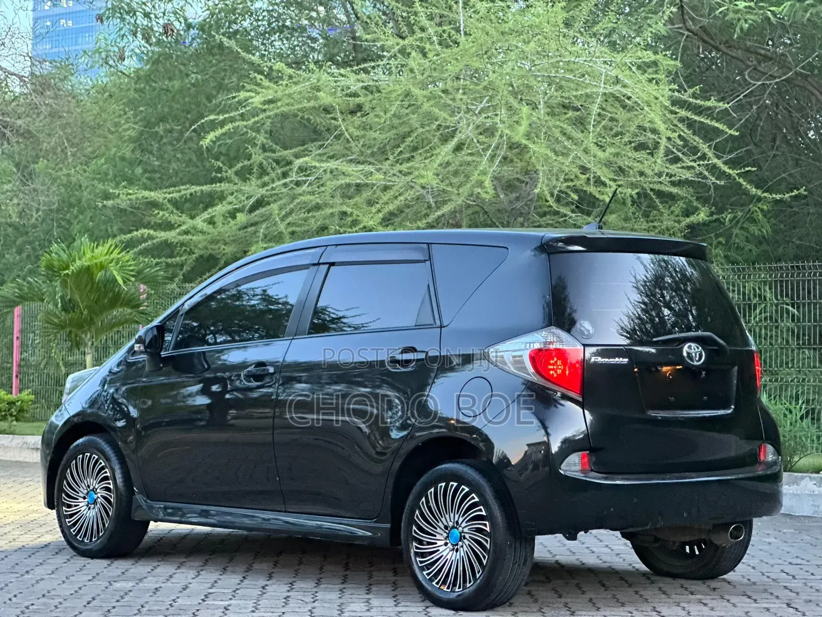 Toyota Ractis 2010 Black
