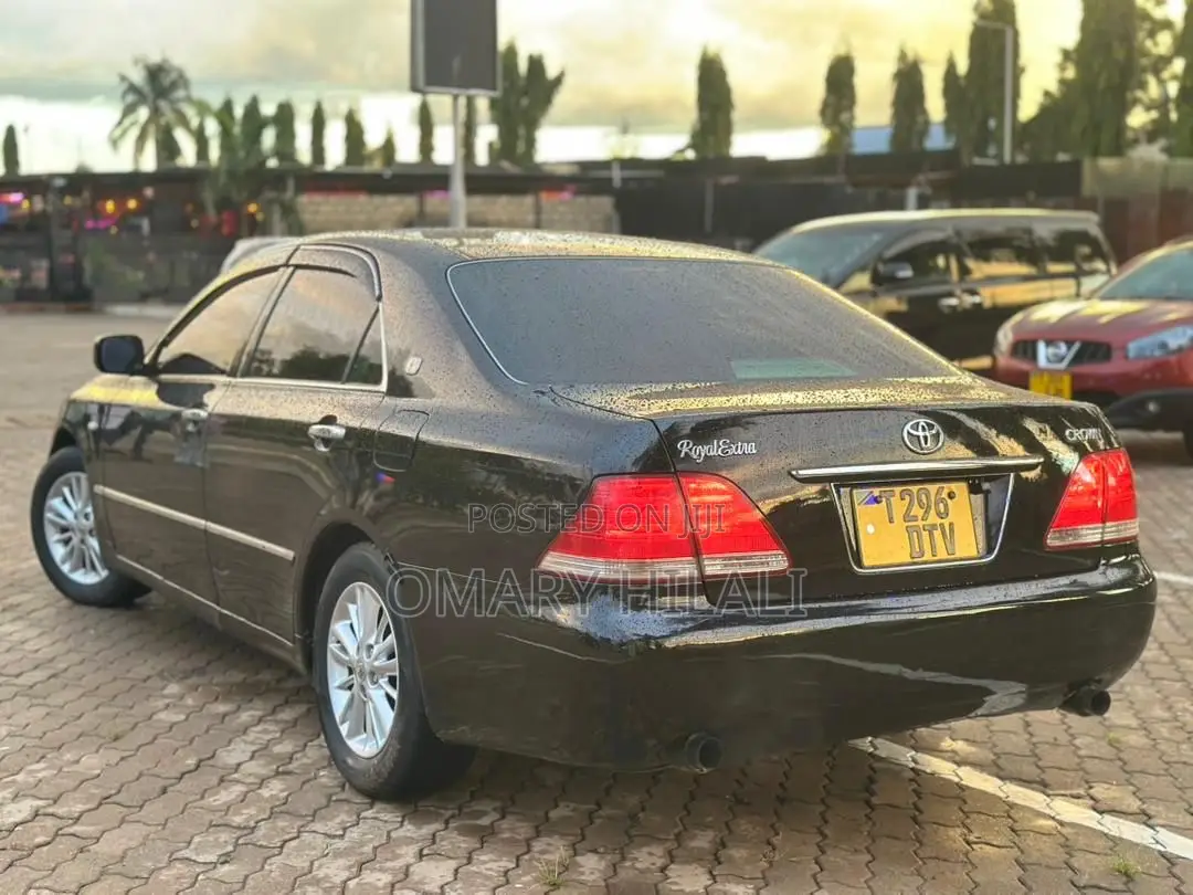 Toyota Crown 2004 Black