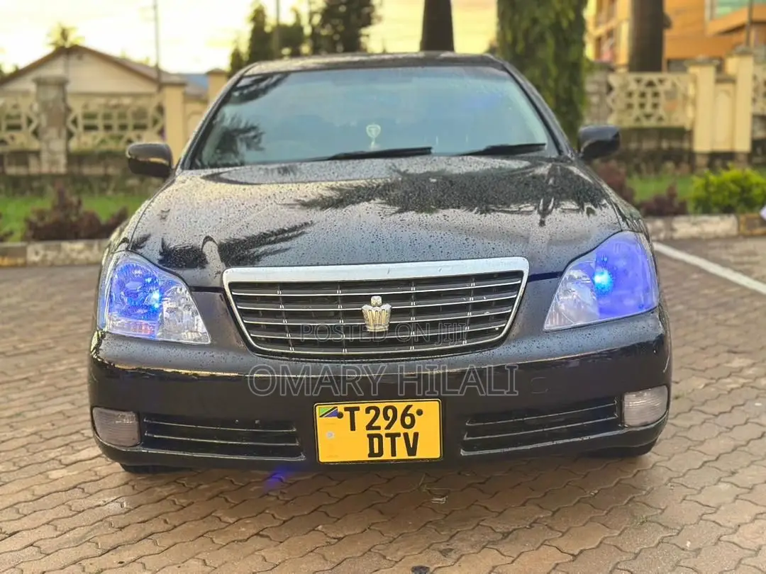 Toyota Crown 2004 Black