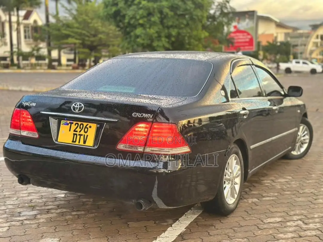 Toyota Crown 2004 Black