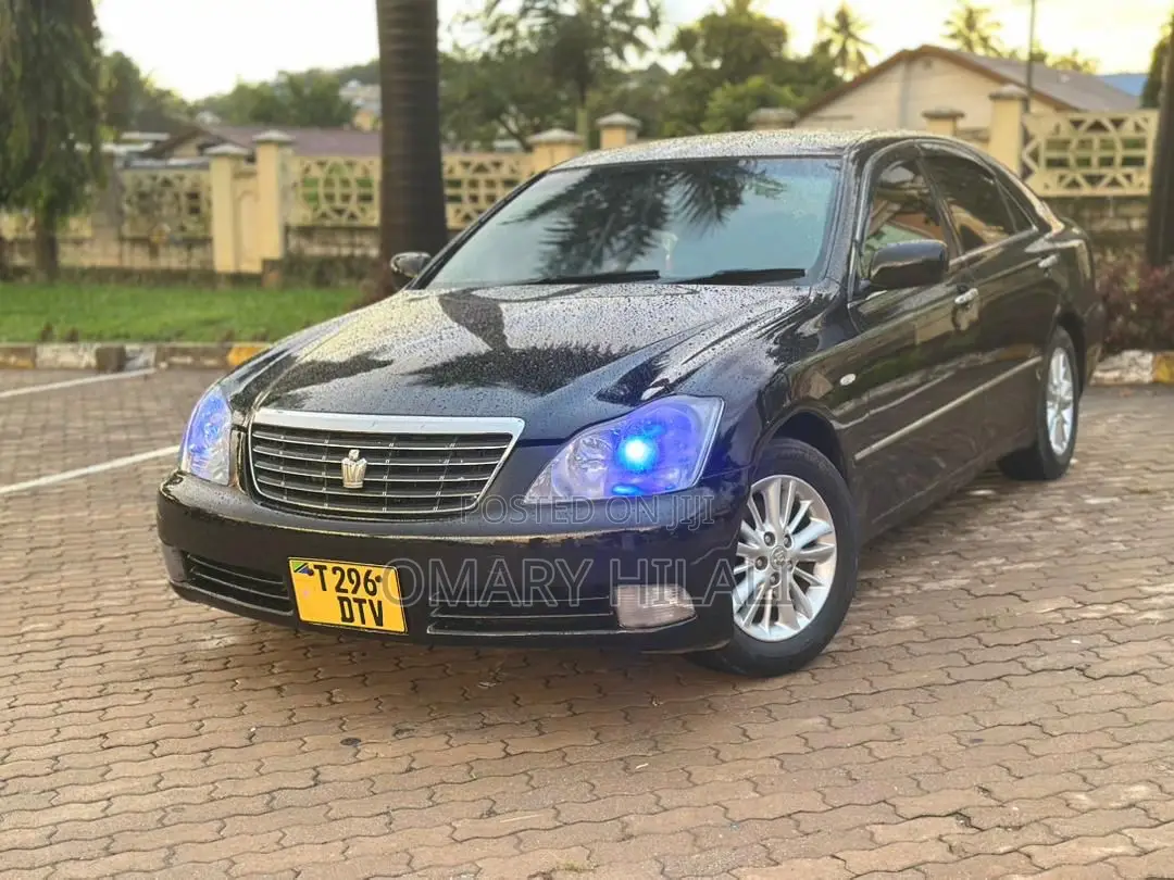 Toyota Crown 2004 Black