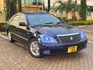 Toyota Crown 2004 Black