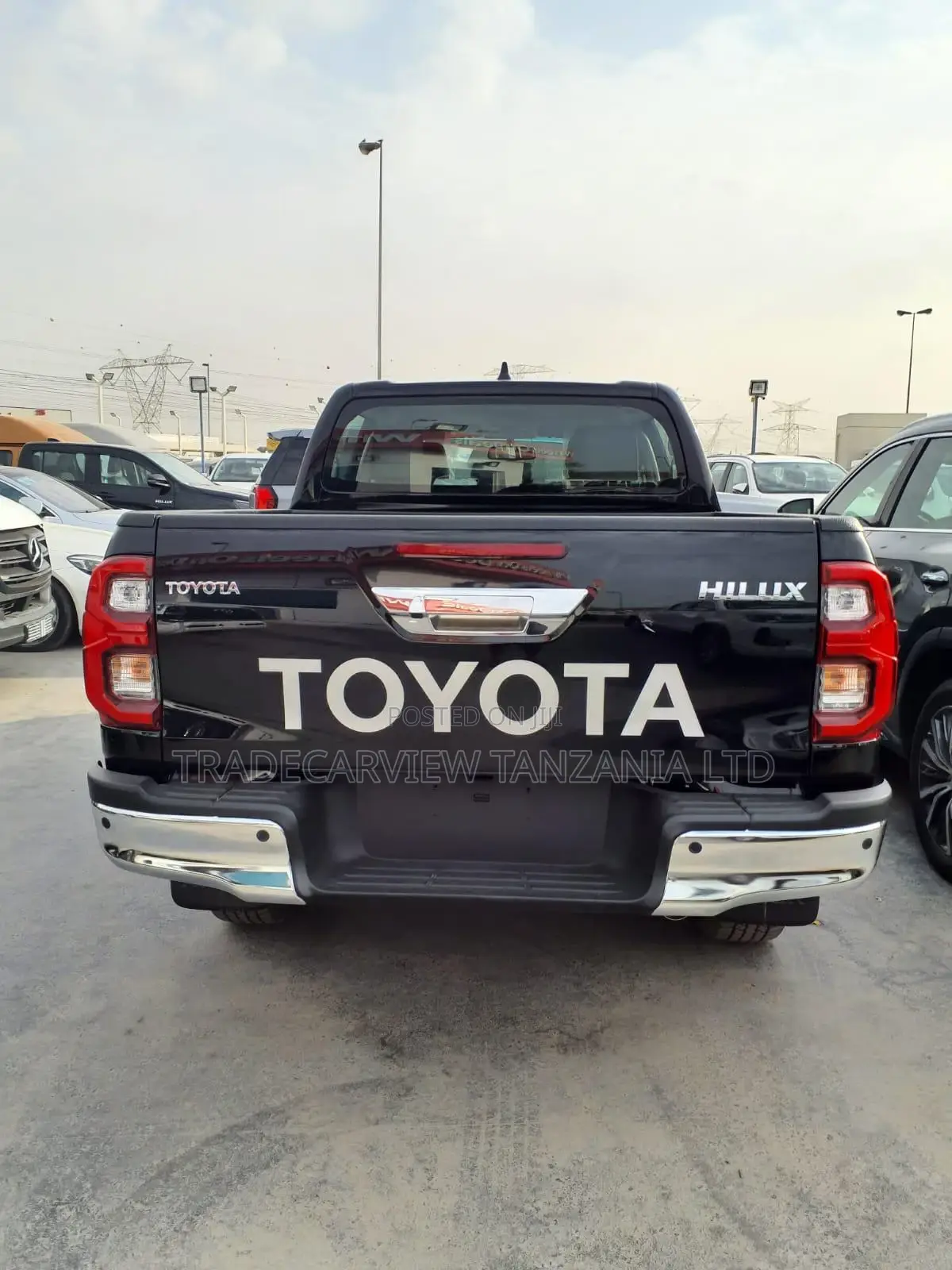 New Toyota Hilux 2025 Black