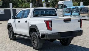New Toyota Hilux 2025 White