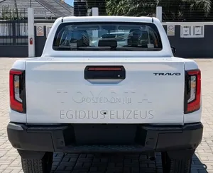 New Toyota Hilux 2025 White