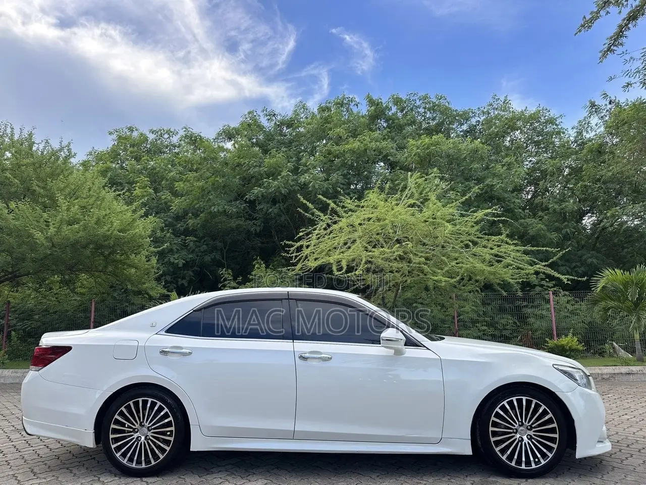 Toyota Crown 2014 White