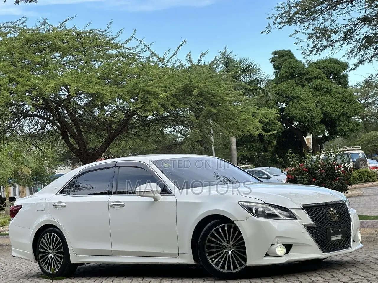 Toyota Crown 2014 White