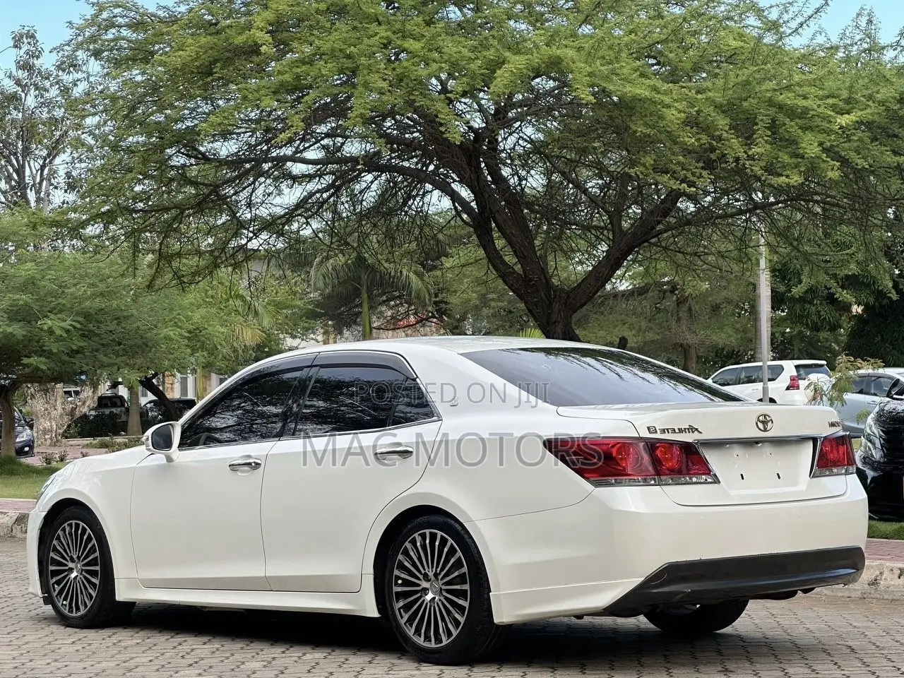 Toyota Crown 2014 White