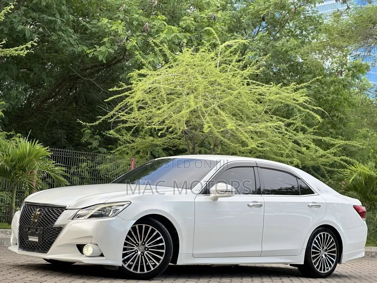 Toyota Crown 2014 White