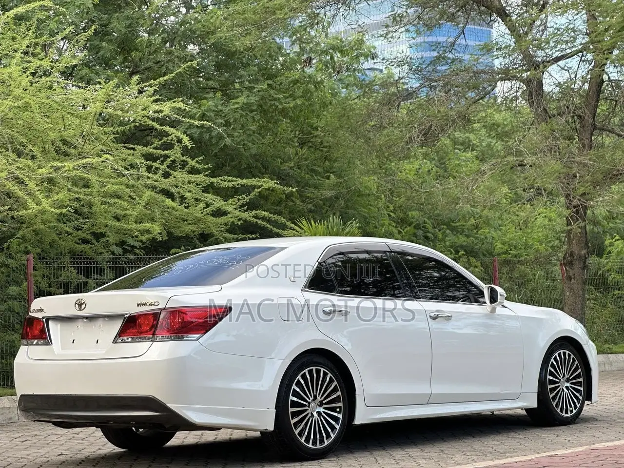 Toyota Crown 2014 White