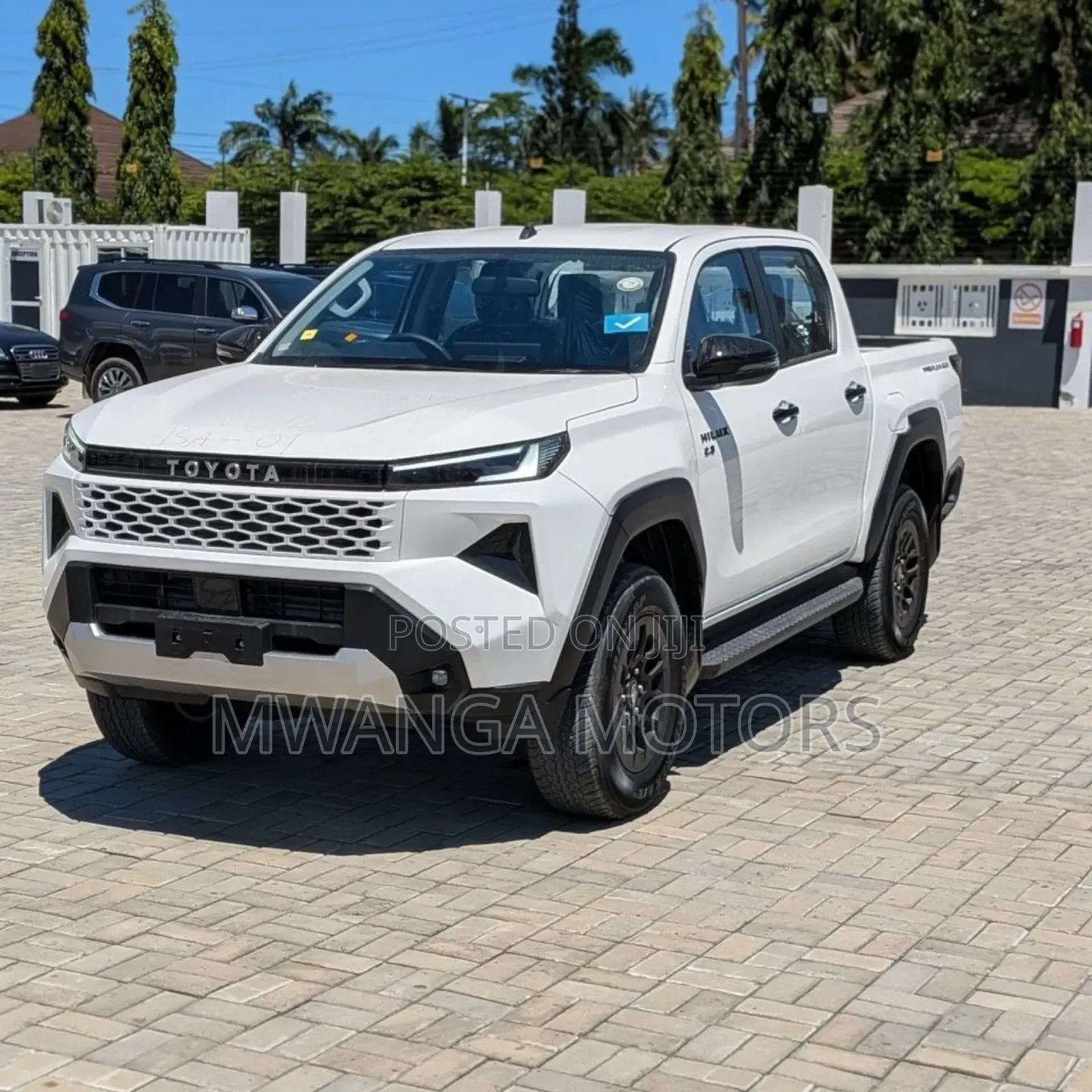 New Toyota Hilux 2025 White