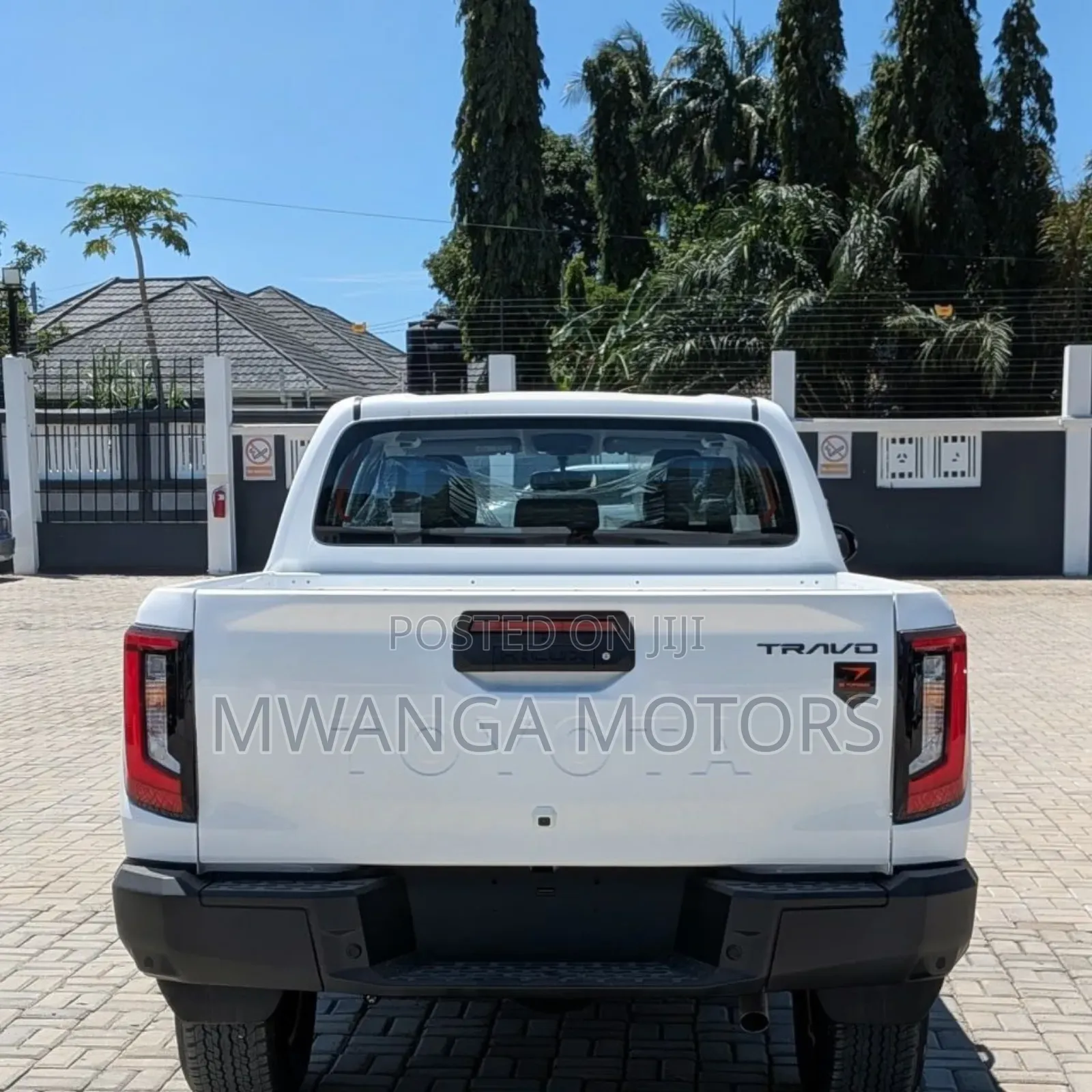 New Toyota Hilux 2025 White