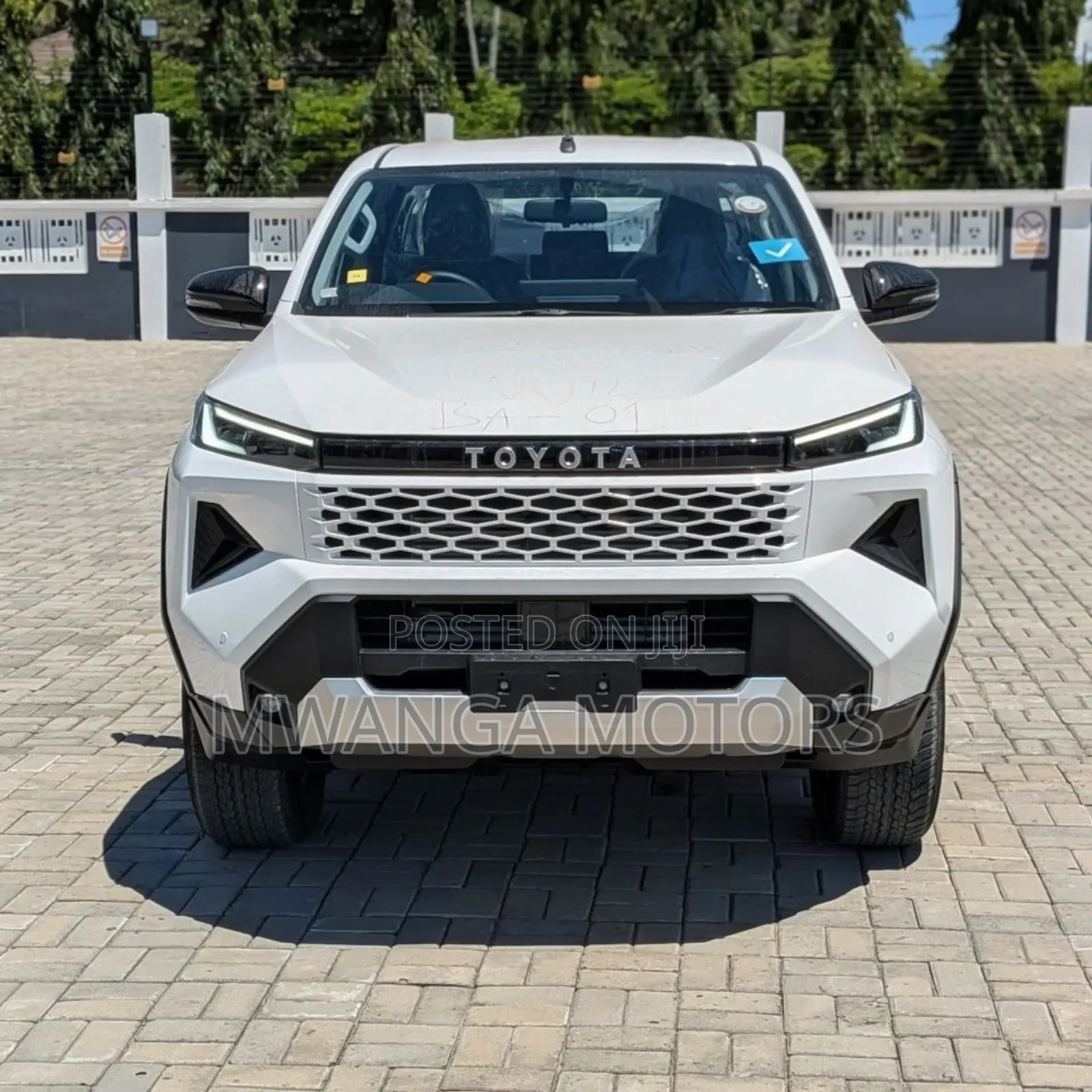 New Toyota Hilux 2025 White