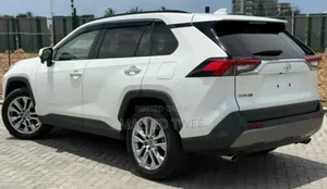 Toyota RAV4 2019 Pearl