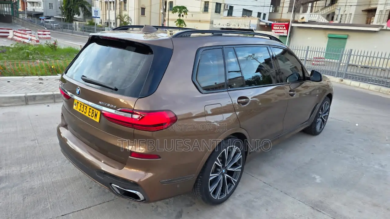BMW X7 2020 Gold