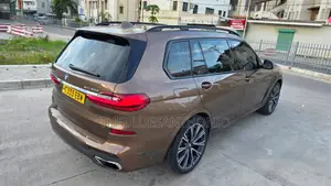 BMW X7 2020 Gold