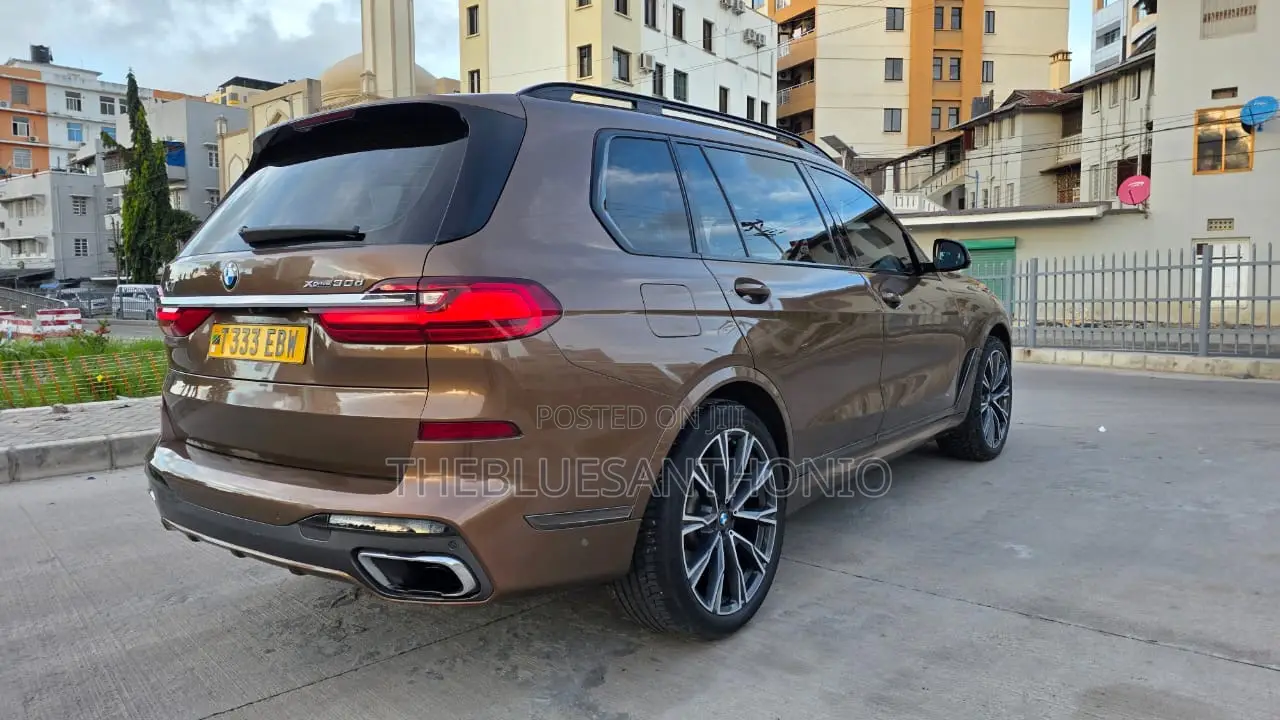 BMW X7 2020 Gold