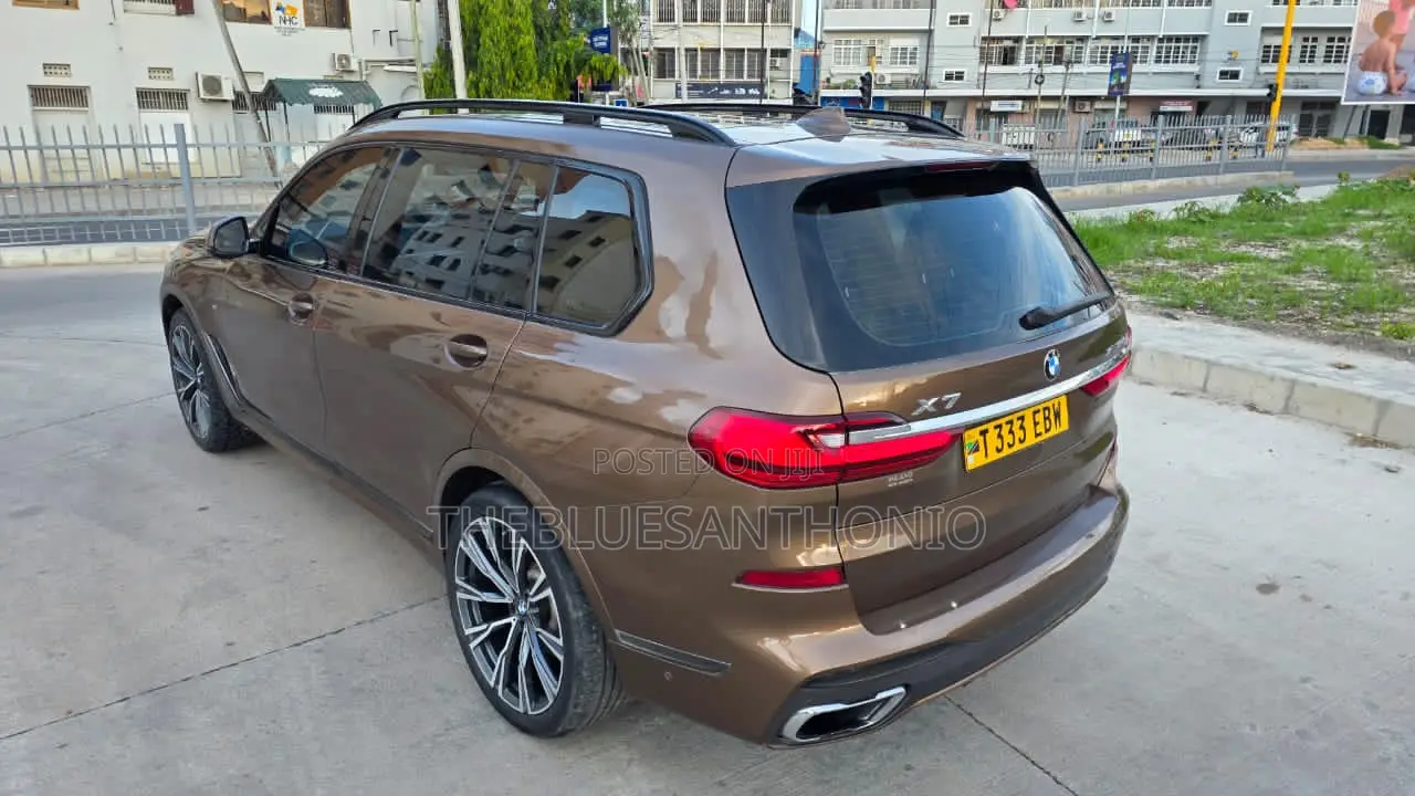 BMW X7 2020 Gold