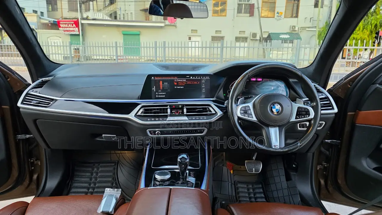 BMW X7 2020 Gold
