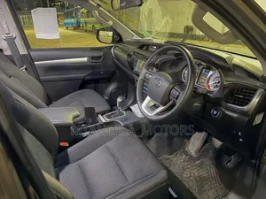 Toyota Hilux Revo Double Cab Deisel 2.4 RWD 2021 Green
