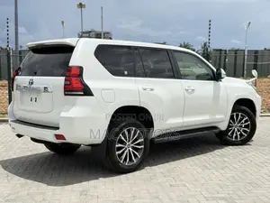 Toyota Land Cruiser Prado 2.7 2019 White