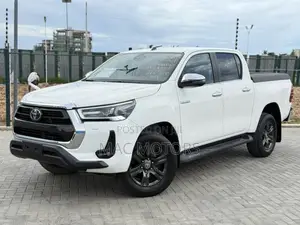 Toyota Hilux Revo Double Cab Deisel 2.4 AWD 2022 White