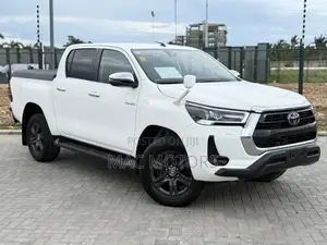 Toyota Hilux Revo Double Cab Deisel 2.4 AWD 2022 White