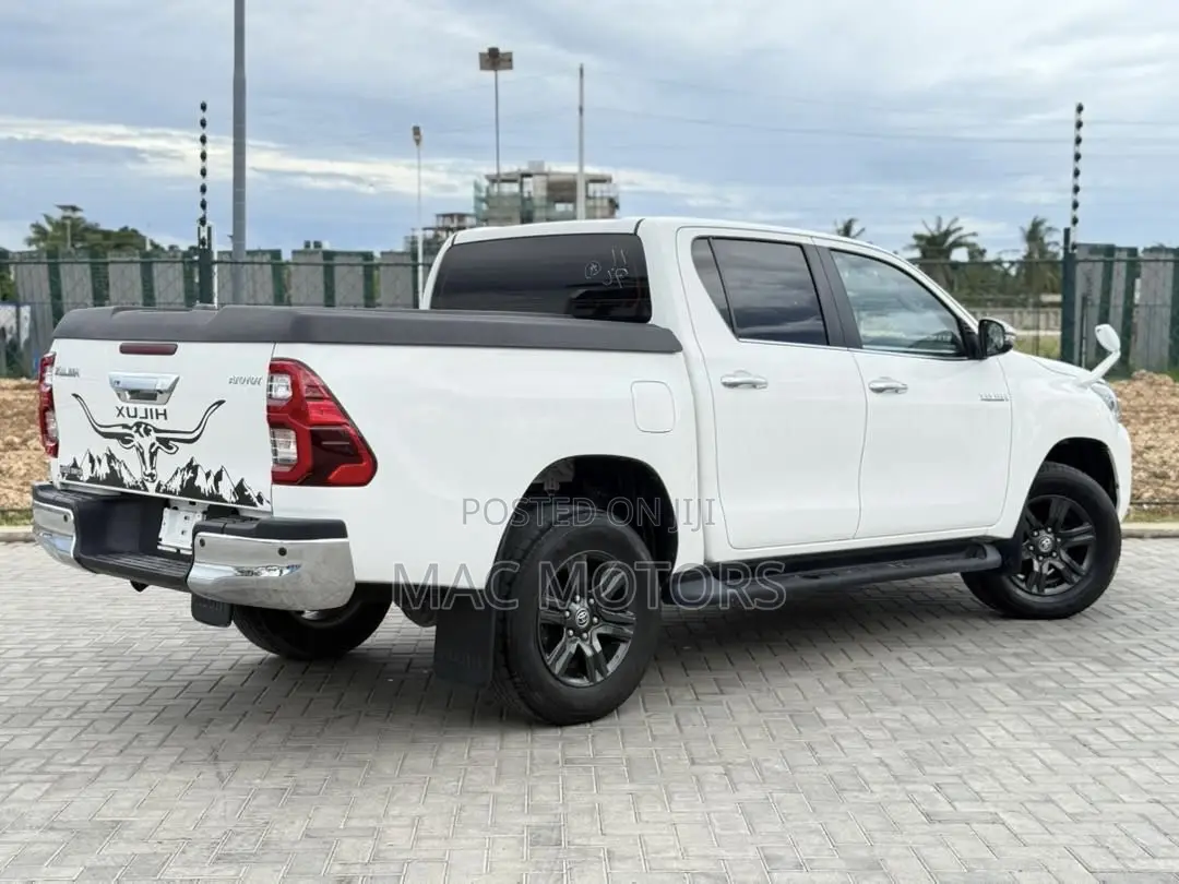 Toyota Hilux Revo Double Cab Deisel 2.4 AWD 2022 White