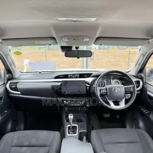 Toyota Hilux Revo Double Cab Deisel 2.4 AWD 2022 White