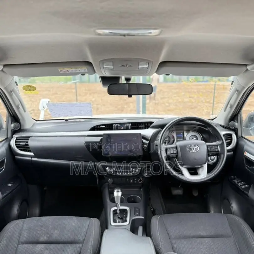 Toyota Hilux Revo Double Cab Deisel 2.4 AWD 2022 White
