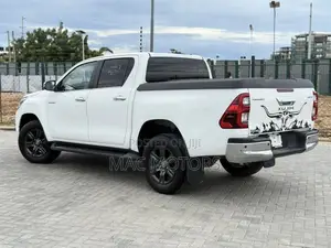 Toyota Hilux Revo Double Cab Deisel 2.4 AWD 2022 White