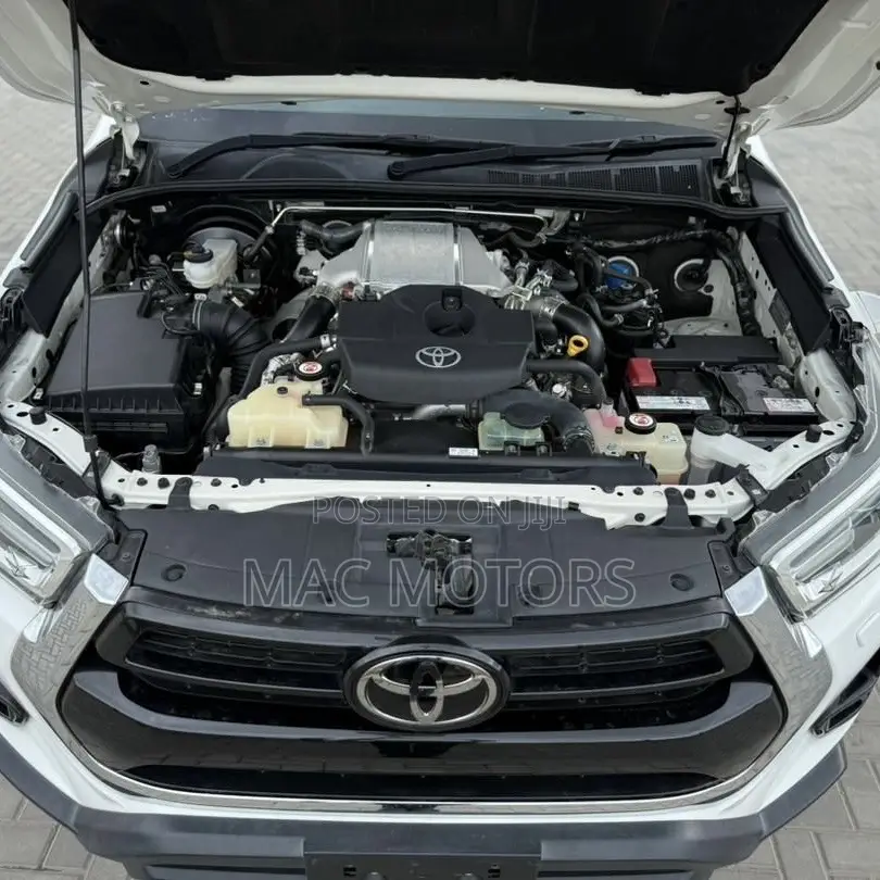 Toyota Hilux Revo Double Cab Deisel 2.4 AWD 2022 White
