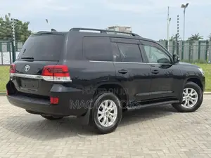 Toyota Land Cruiser 2017 Black