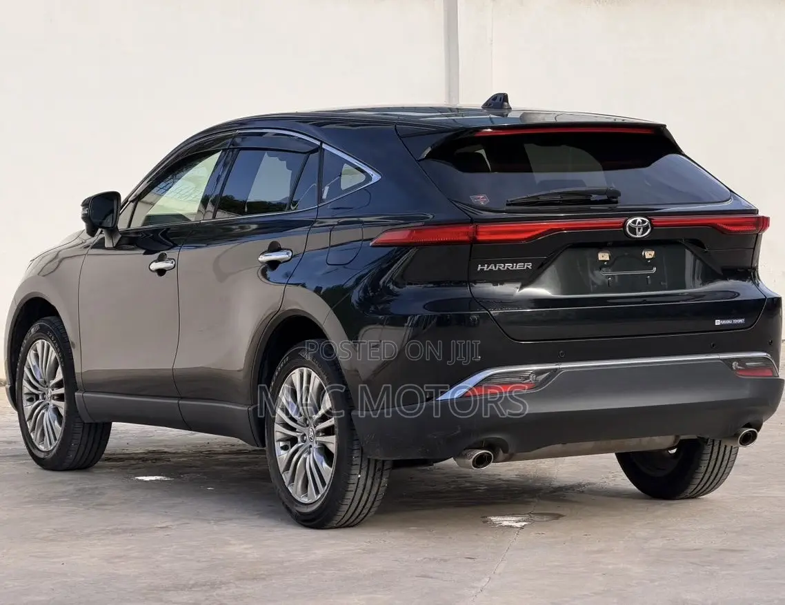Toyota Harrier 2.0 2020 Black