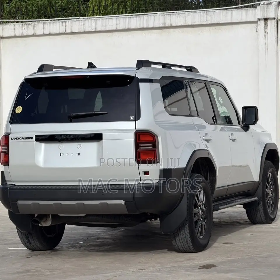 Toyota Land Cruiser Prado 2.7 2024 White