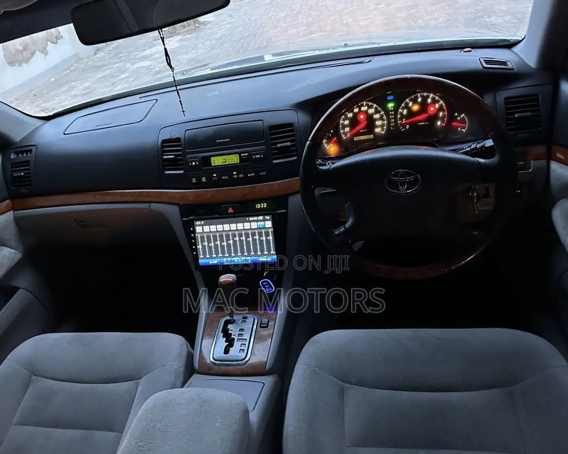 Toyota Mark II 2004 Silver